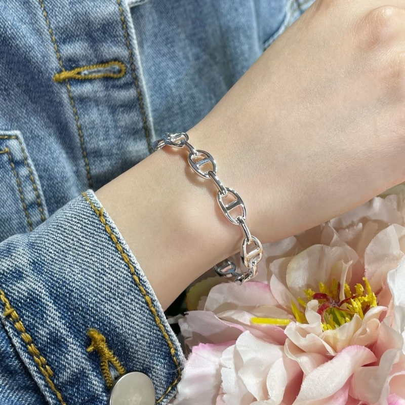 H**me5 bracelets